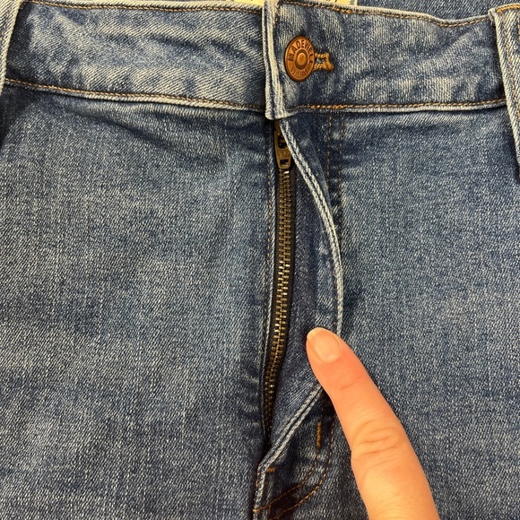 Madewell Mid-Rise Kick Out Jeans - Picture 6 of 10